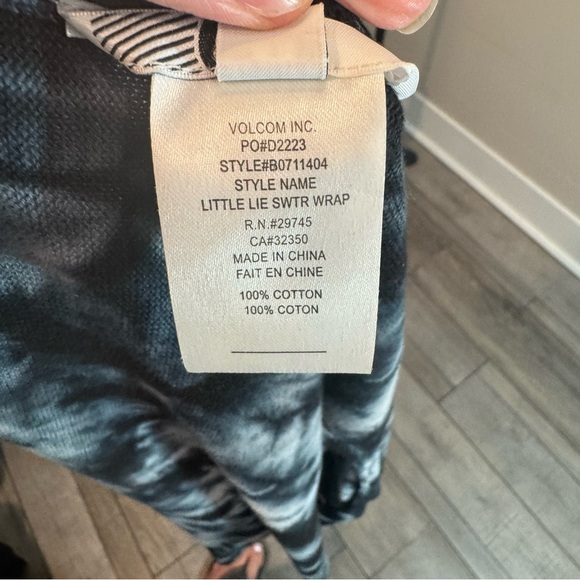 Volcom Black White Tie Dye Open Front Wrap Style Cardigan XS - S - Picture 7 of 8